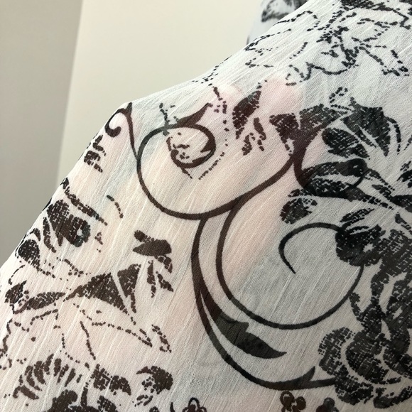 Chiffon shortsleeve blouse - Picture 2 of 8